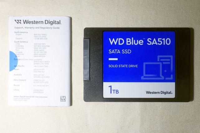 CrucialのCT1000MX500SSD1/JPと違ってスペーサーは付属しない