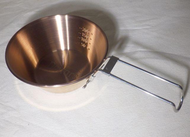 取っ手を伸ばすとこんな感じ(金属ロック容器側にずらして使う)