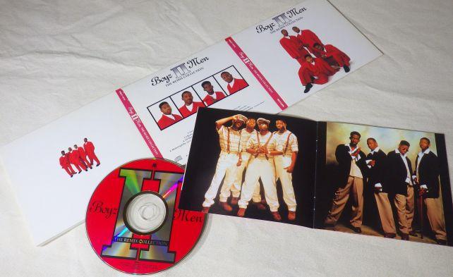 日本盤は全然元盤と装丁が違い、「クロさ」が感じられないが、写真多数のライナーと追加収録曲があるので、日本盤を買うべき