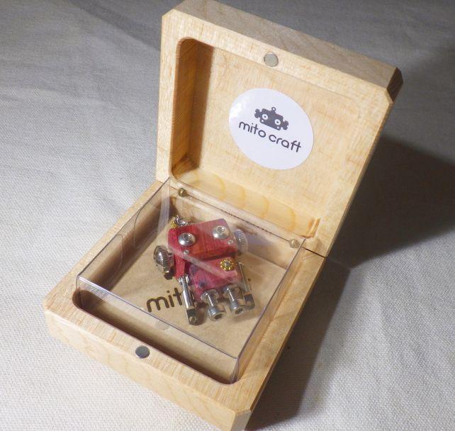 ステラモデルは高級ラインのため、木製ケース入り。