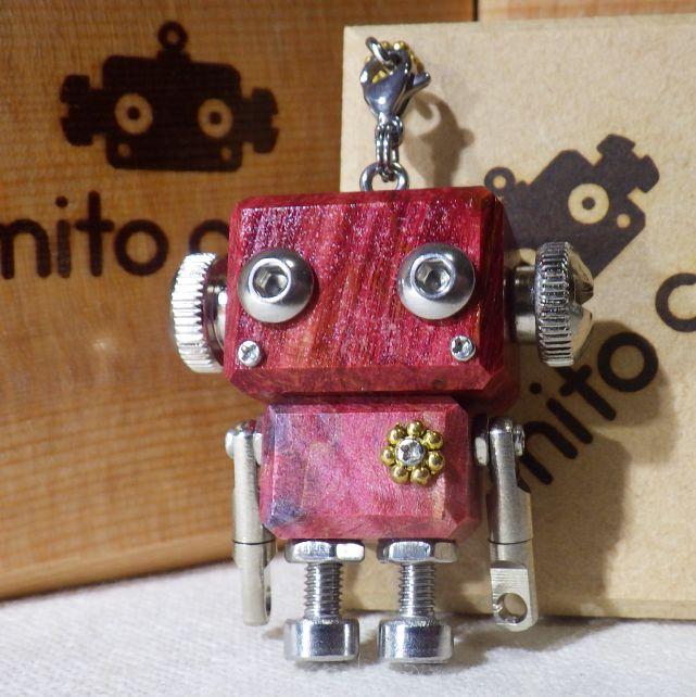 頭部とボディでは樹脂の「入り方」が違う。