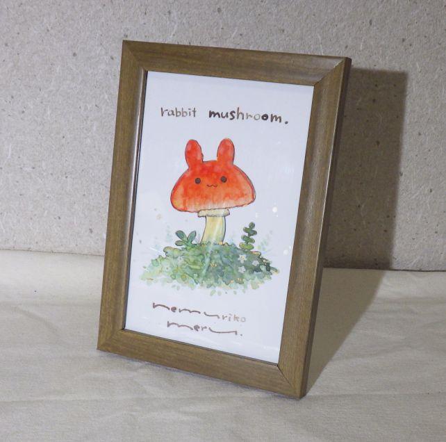 枠には脚がついていて単体で飾ることが出来る。