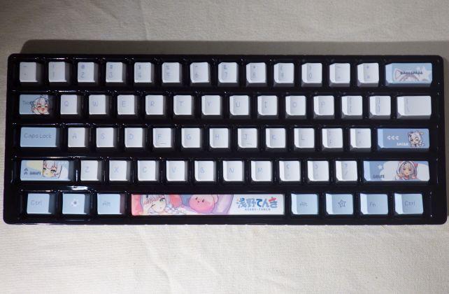 1段目は文字キー。のと違って左手側にも絵がたくさん。