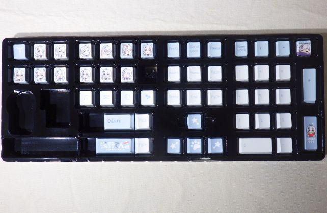 SDイラストつきのファンクションキー大のキートップが充実している3段目。