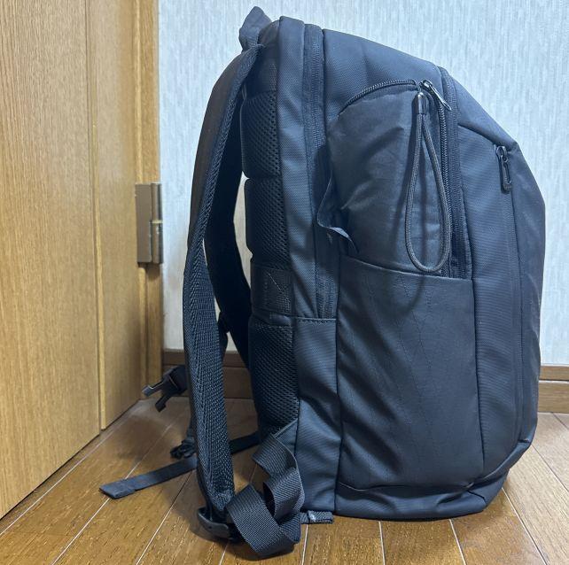 ...あまり太くならなかったので、ケースを付けてもポケットに入る