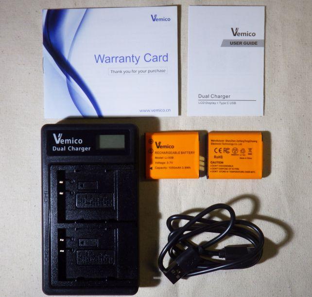 1,900円で二連充電器が付くのがスゴイ