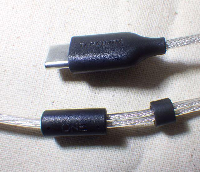 スライダーもプラグもプラ製