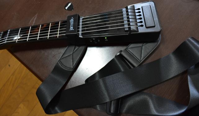 本体とストラップ