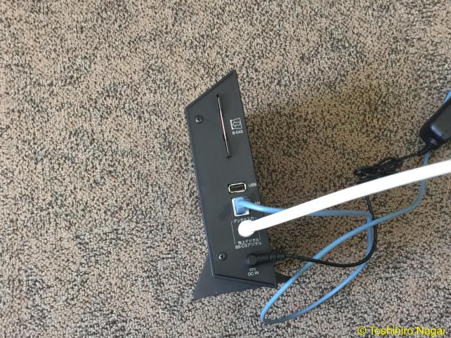 本体に配線したところ。USBポートはHDD接続用。ちなみにシングルチューナーなので、録画中はチャンネルを変えられません。