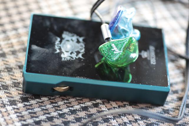 EOS 5D MarkII (ISO=3200, F2.8, 1/13)