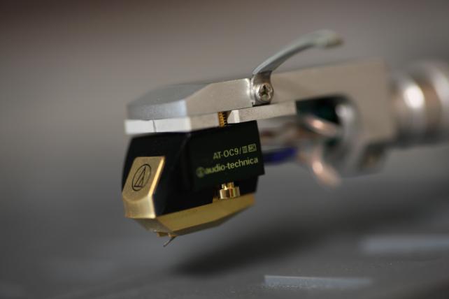 EOS-1Ds MarkIII (ISO=800, F2.8, 1/20)