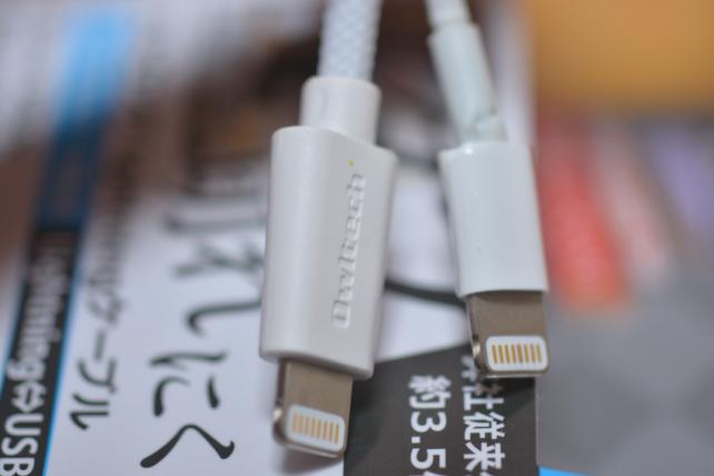 取っ手は純正に比べてやや大きいが、末広がりになってるためそんなに支障はないように感じる