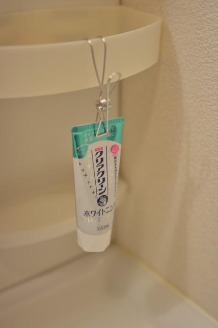 洗面台の歯磨き粉にも。