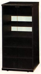 前面にガラスが観音開きであります。棚板が5枚の6段構成