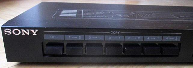 どのような出力にするかは前面ボタンで設定