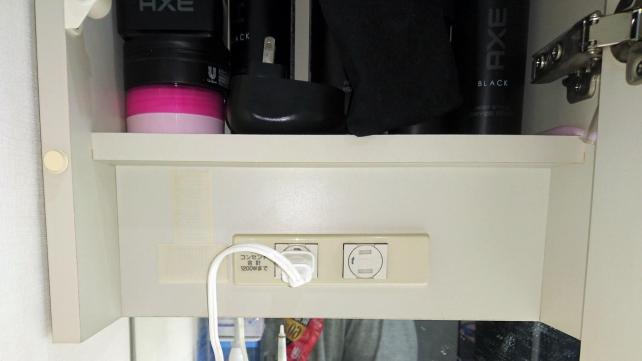 5枚刃に付属のモデルだと背が高いので鏡を閉めたときにギリギリ当たります。