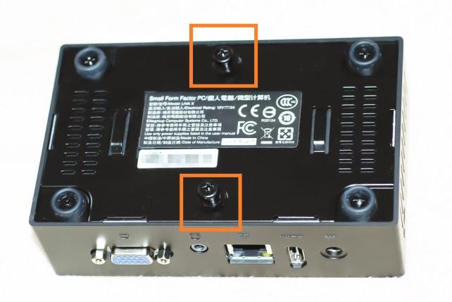 このビスの出っ張りをマウンタにフックするしかけ