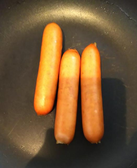 仕上げにフライパンで転がして少し焼き目を付けます