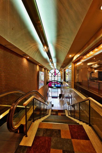 14mm f2.8 1/20sec ISO400