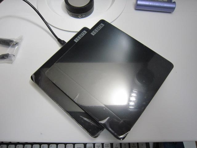 先に購入していたブルーレイのBD-U6XLと比較です