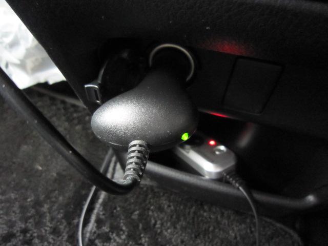 電源はシガーソケットから