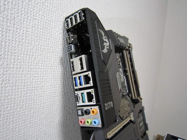 ほとんどのI/Oコネクタにカバーがあるようです