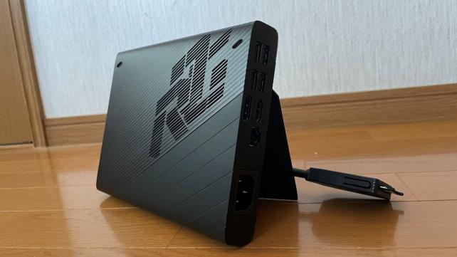 本体は自ら自立する