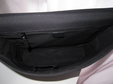 シンプルなうえに、たっぷり入る容量