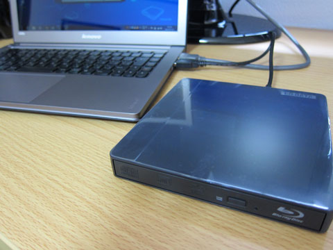 ウルトラブックと繋げたかったので。