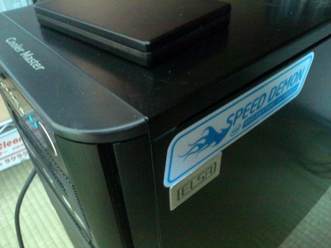 サイドパネルにしか貼るとこなかったんだ・・・