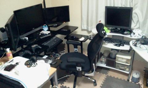 PCデスク全体画像