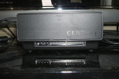 前面下部にATAのコネクタがあります