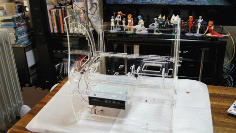 チルト!(クリックで別ウィンドウ表示すると動きます)