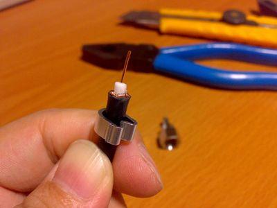 絶縁体をカット