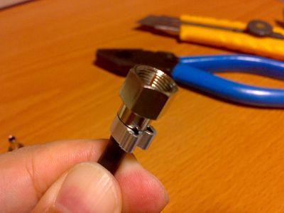 コネクタ本体を押し込んだ