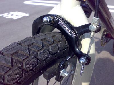 フロントブレーキ