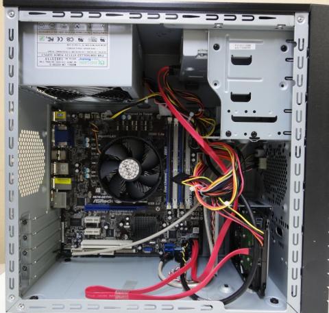 左側面(パネルを外した所)