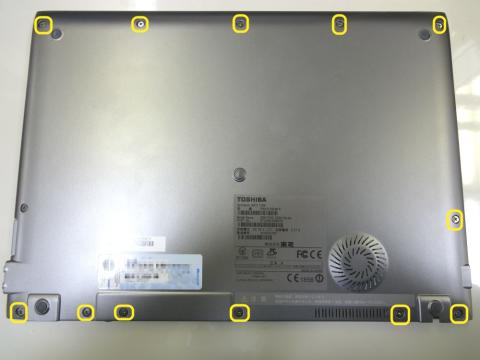 プラスドライバでねじを外す箇所♪