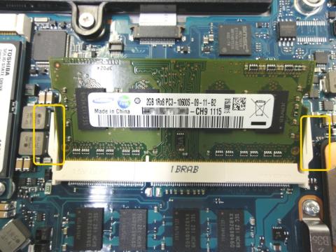 メモリ取り外し