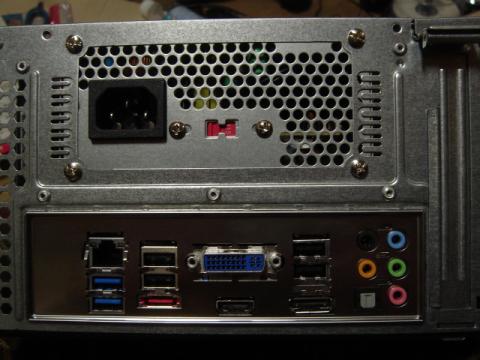 DH67CFのバックパネル