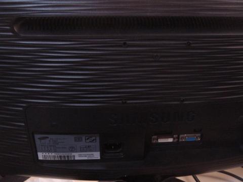 SyncMaster B2230の背面