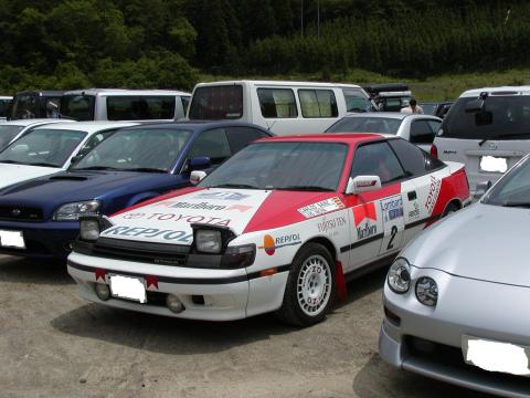 全国区大会なので、観客の車にも気合が入る