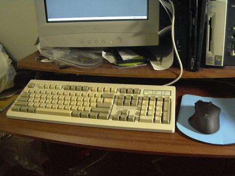 デスクでの納まり(RT6656TW)