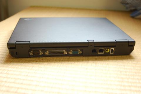 背面のポート類