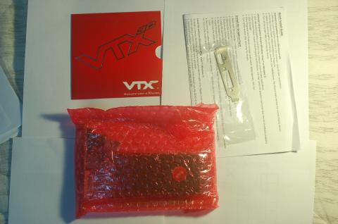 内容物。本体、ドライバ、ロープロブラケット、マニュアル