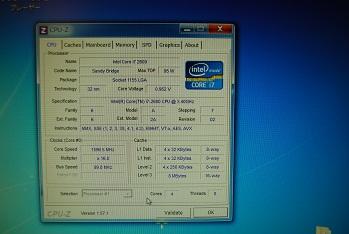 CPUIDはこんな感じ。