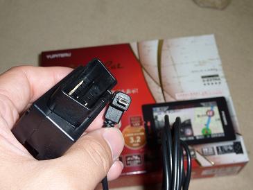 本体とつなぐDCジャックも