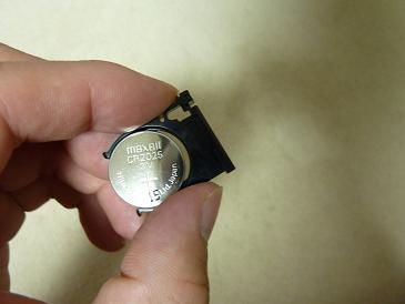 電池を乗せる。