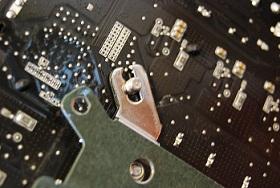 ねじはLGA1155用の真ん中に出します