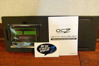 中には、本体、説明書、シール